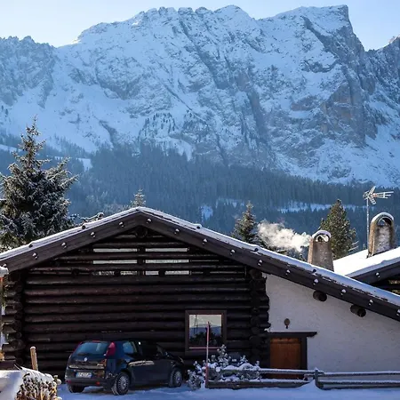Chalet Carezza Chalet Carezza al Lago